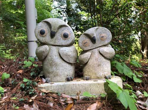 鷲子山上神社：フクロウ像